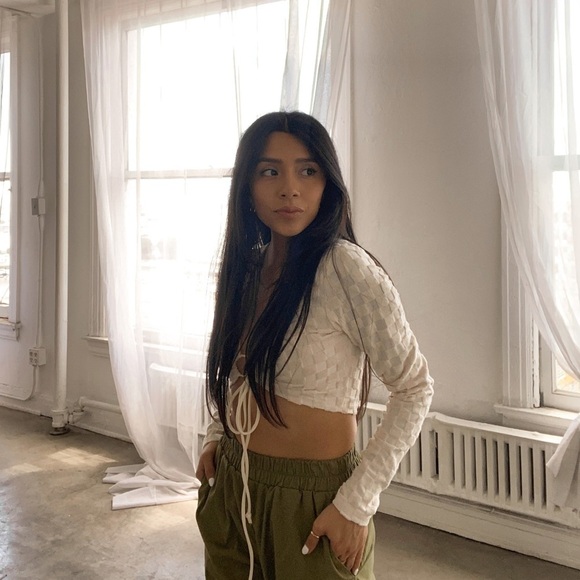 Checkered knit crop top | Front tie long sleeve | NWT - Picture 3 of 3